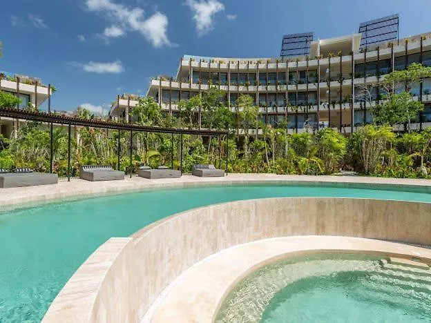 아파트 Luxury Studio - Stunning Pool View & Amenities 툴룸