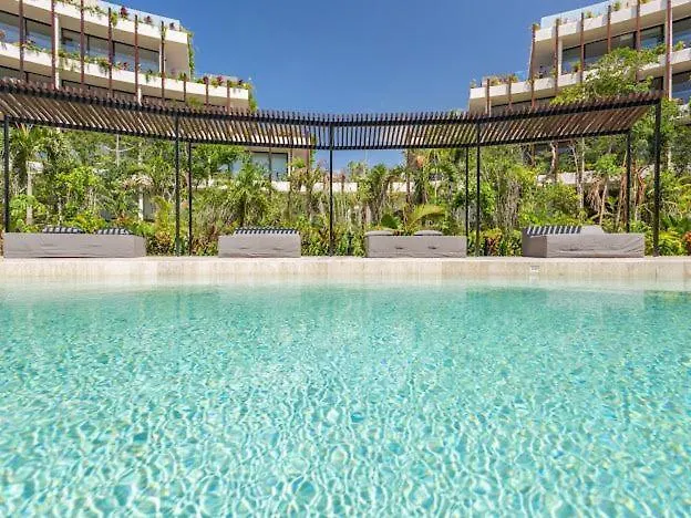 Luxury Studio - Stunning Pool View & Amenities 툴룸 0*,